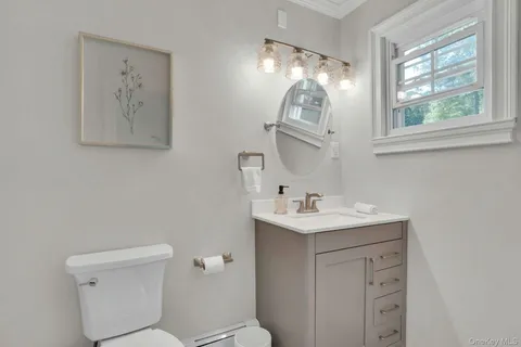 $949,000 | 169 Dix Hills Road, Dix Hills, NY 11746