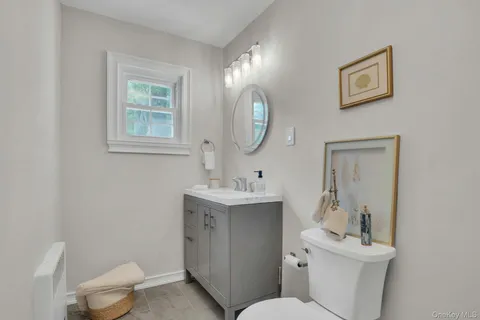 $949,000 | 169 Dix Hills Road, Dix Hills, NY 11746