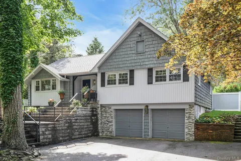 $949,000 | 169 Dix Hills Road, Dix Hills, NY 11746