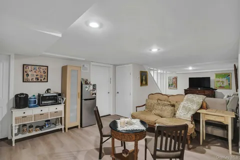 $949,000 | 169 Dix Hills Road, Dix Hills, NY 11746