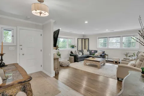 $949,000 | 169 Dix Hills Road, Dix Hills, NY 11746