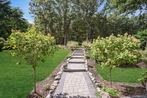 $949,000 | 169 Dix Hills Road, Dix Hills, NY 11746