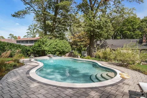 $949,000 | 169 Dix Hills Road, Dix Hills, NY 11746