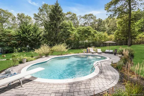 $949,000 | 169 Dix Hills Road, Dix Hills, NY 11746