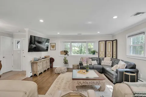 $949,000 | 169 Dix Hills Road, Dix Hills, NY 11746