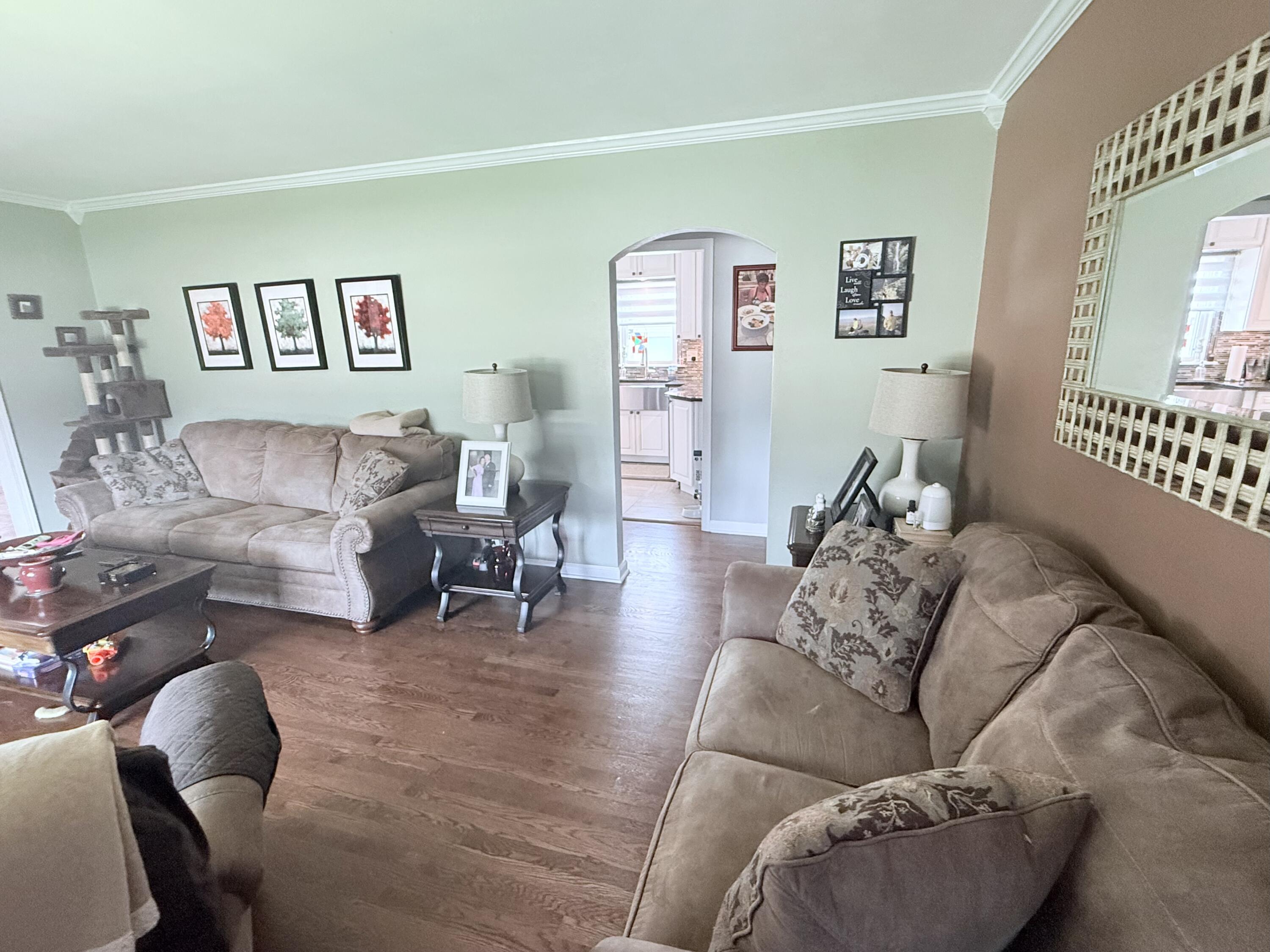 1826 26th Street Kenosha, WI 53140 - Photo 12 of 47 Living Room