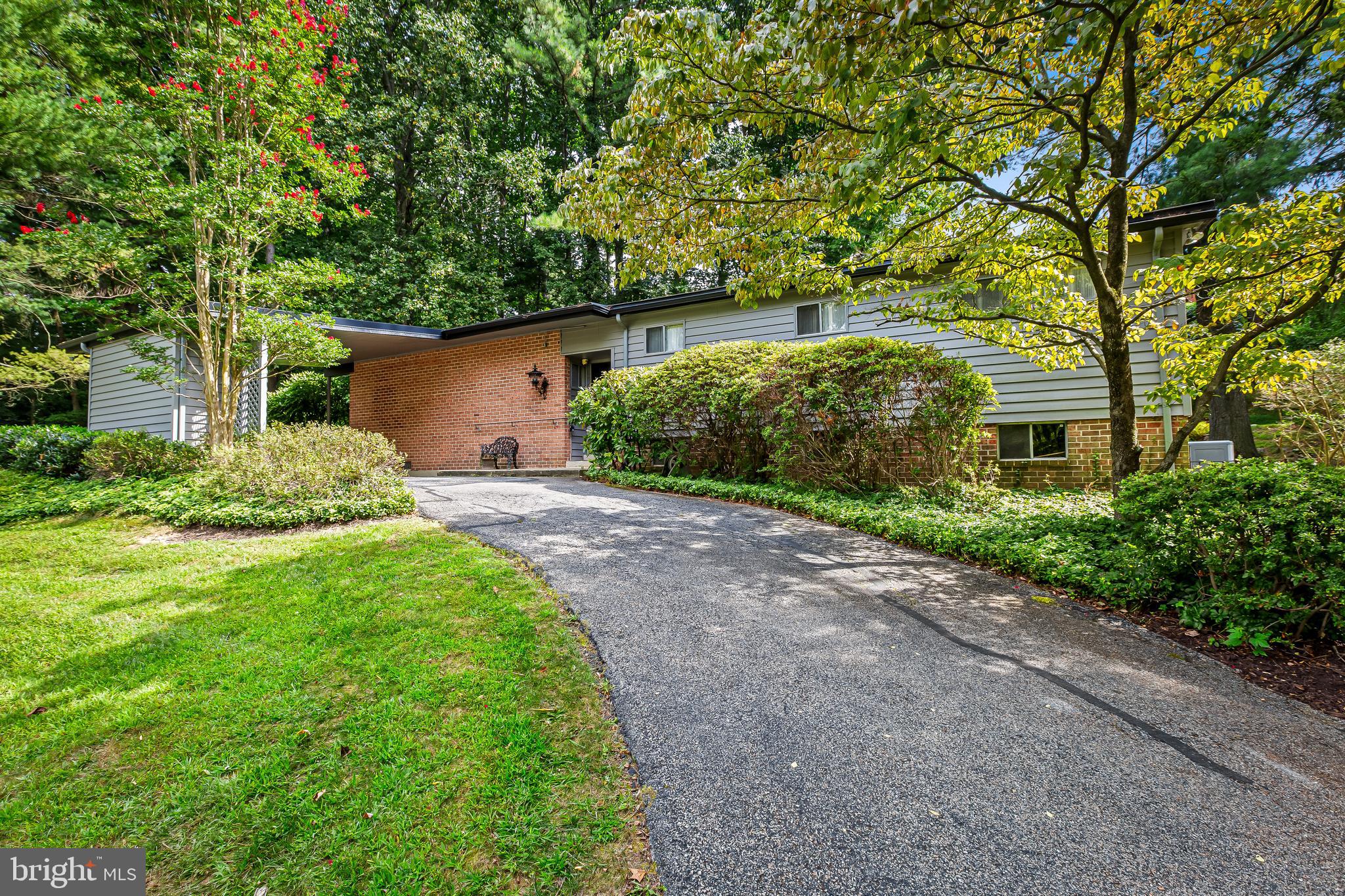 3207 Midfield Road Pikesville, MD 21208 - Photo 2 of 46 Circular driveway