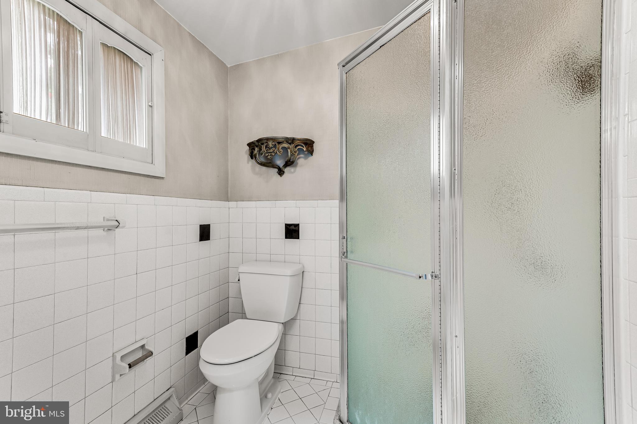 3207 Midfield Road Pikesville, MD 21208 - Photo 28 of 46 Stall shower