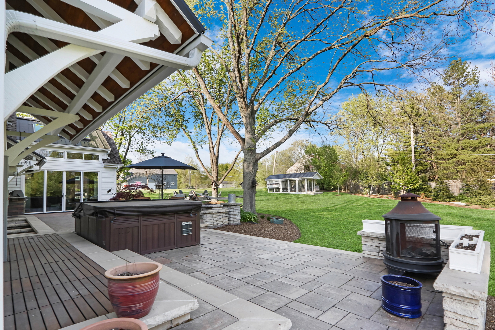 2238 Hanlon Road Libertyville, IL 60048 - Photo 46 of 72 a view of a backyard with sitting area