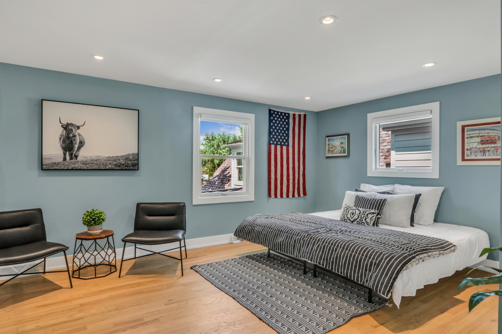 2238 Hanlon Road Libertyville, IL 60048 - Photo 69 of 72 a bedroom with a bed and a desk