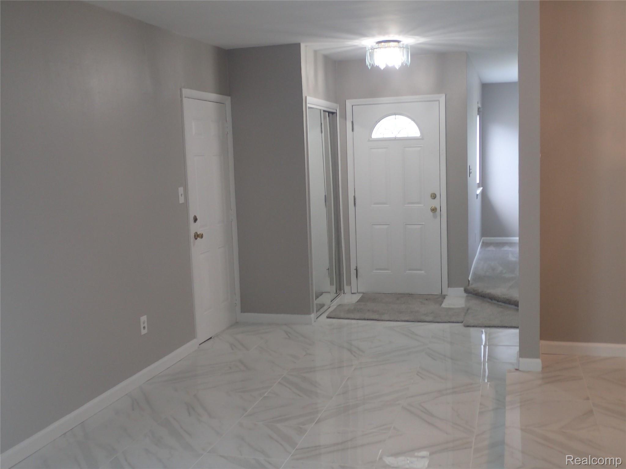 661 Hamlet Road Auburn Hills, MI 48326 - Photo 3 of 34 FOYER - OPEN ENTRYWAY