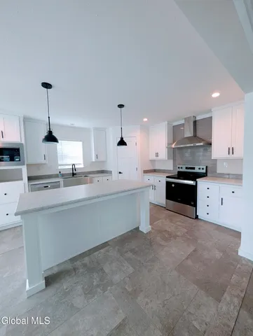 $160,000 | 10 Colden Place, Newcomb, NY 12852