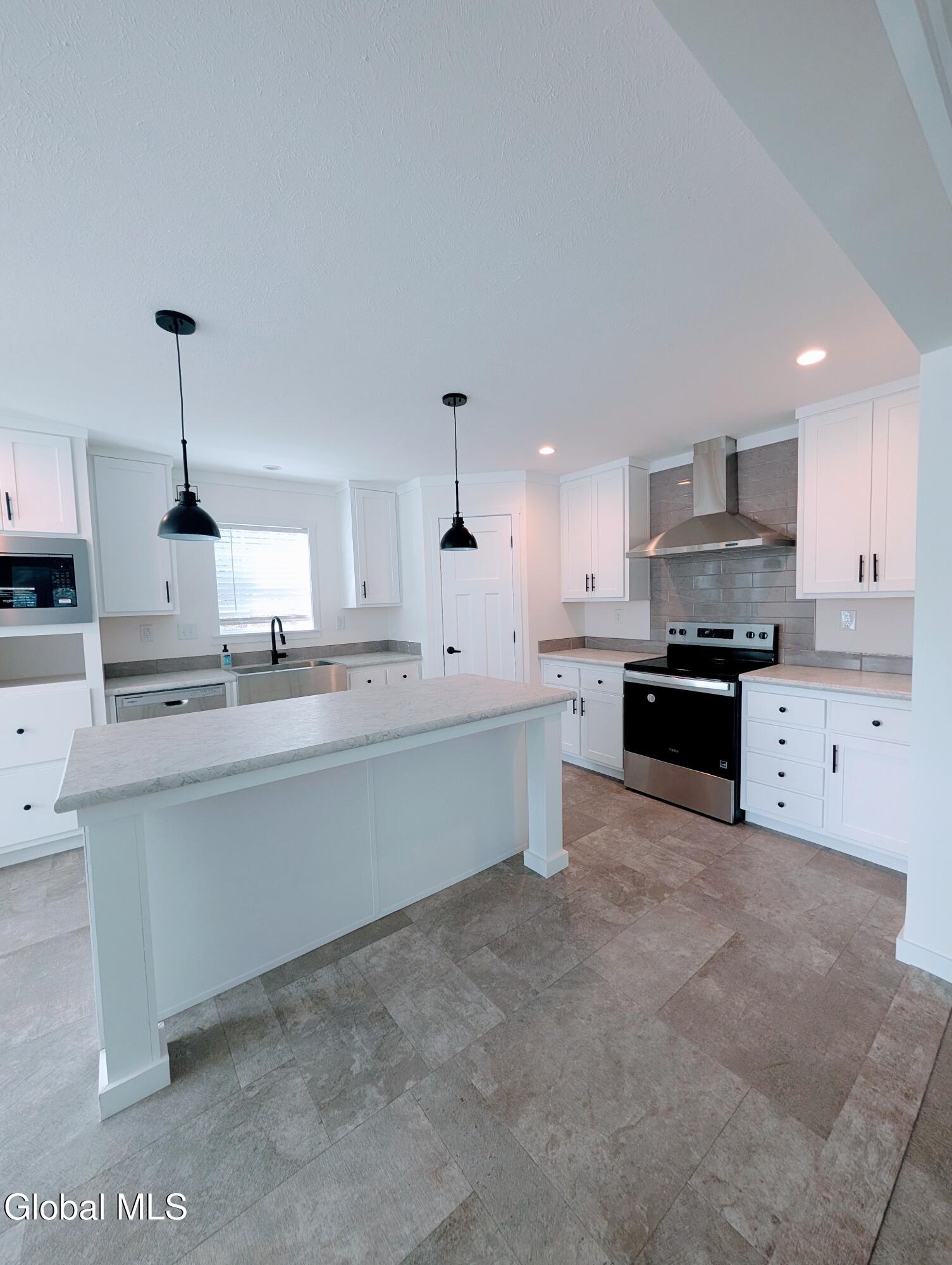 10 Colden Place Newcomb, NY 12852 - Photo 6 of 17 1000004447