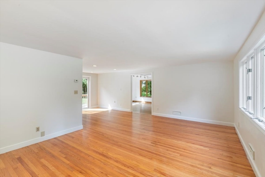 198 Jenkins Road Andover, MA 01810 - Photo 13 of 35 Gallery Image 13