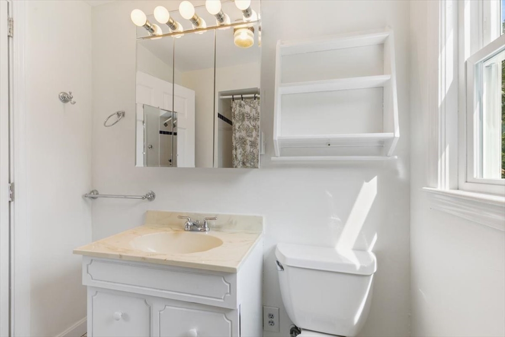 198 Jenkins Road Andover, MA 01810 - Photo 20 of 35 Gallery Image 20