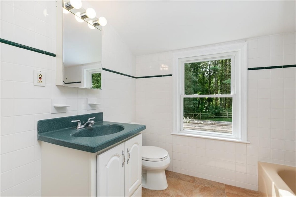 198 Jenkins Road Andover, MA 01810 - Photo 26 of 35 Gallery Image 26