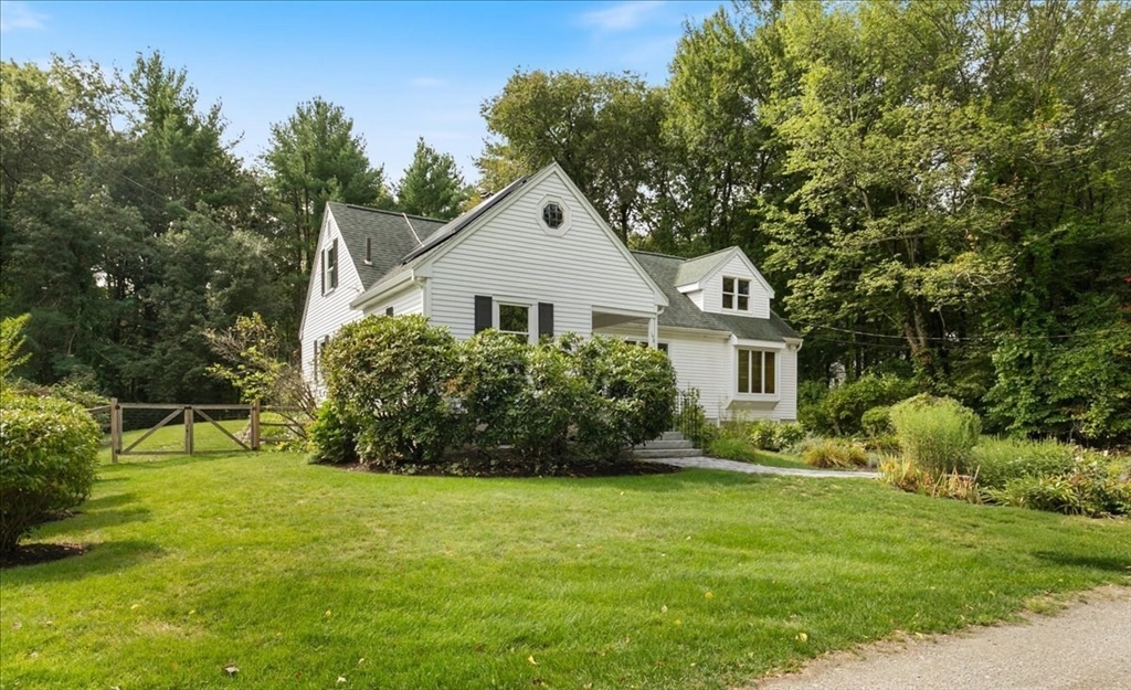 198 Jenkins Road Andover, MA 01810 - Photo 4 of 35 Gallery Image 4