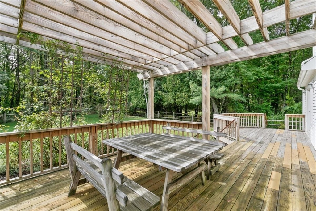 198 Jenkins Road Andover, MA 01810 - Photo 5 of 35 Gallery Image 5