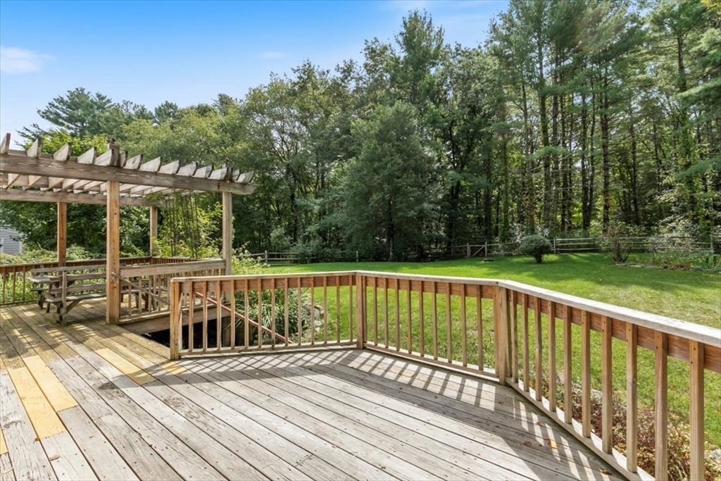 198 Jenkins Road Andover, MA 01810 - Photo 6 of 35 Gallery Image 6