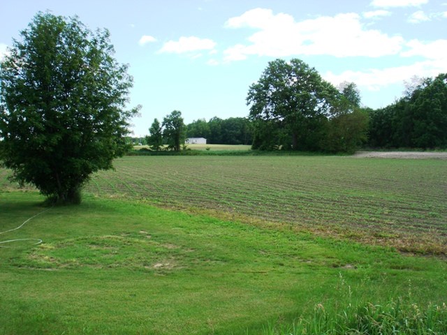 9842 East Pleasant Valley Road Shepherd, MI 48883 - Photo 26 of 38 1833555-28.JPG