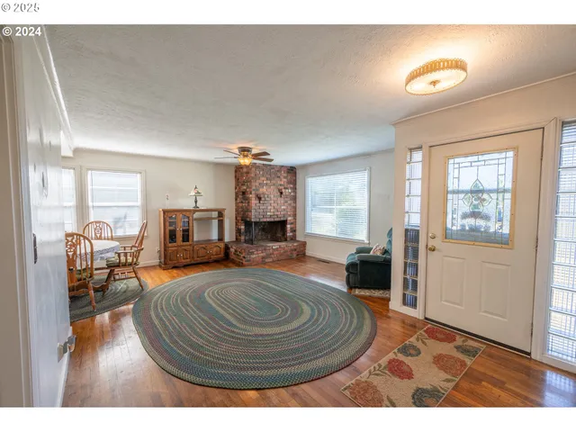 $324,900 | 227 Border Street, Myrtle Point, OR 97458