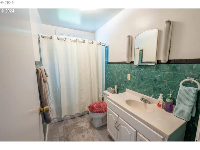 $324,900 | 227 Border Street, Myrtle Point, OR 97458