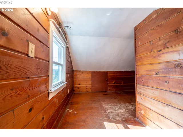 $324,900 | 227 Border Street, Myrtle Point, OR 97458