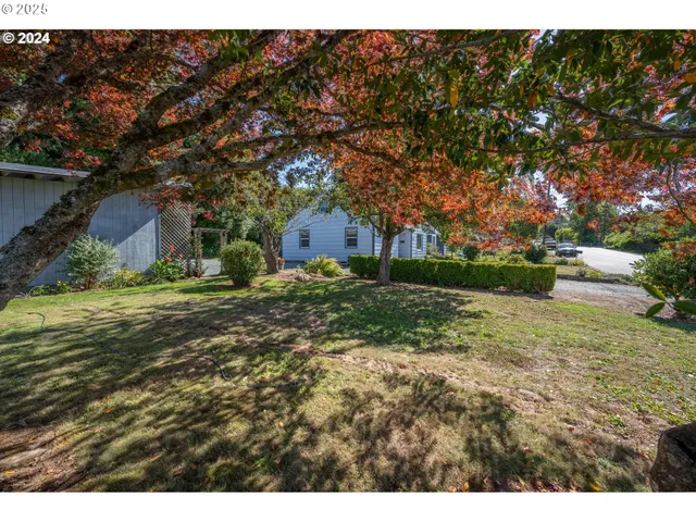 $324,900 | 227 Border Street, Myrtle Point, OR 97458