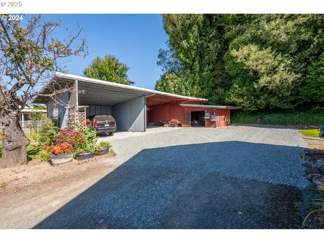 $324,900 | 227 Border Street, Myrtle Point, OR 97458