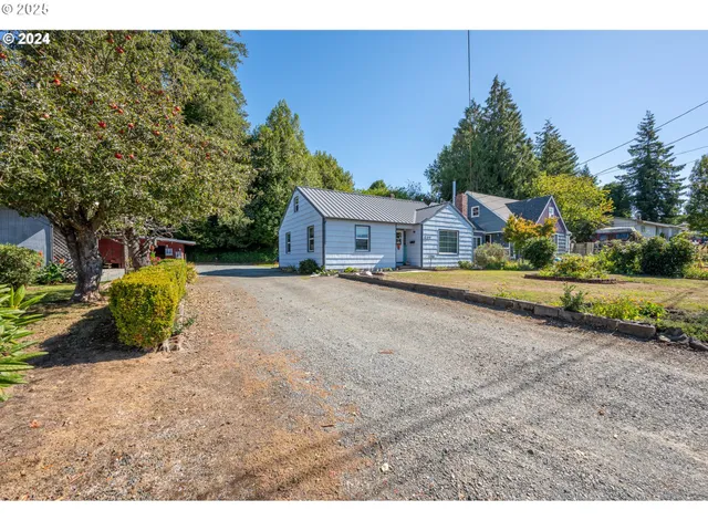 $324,900 | 227 Border Street, Myrtle Point, OR 97458