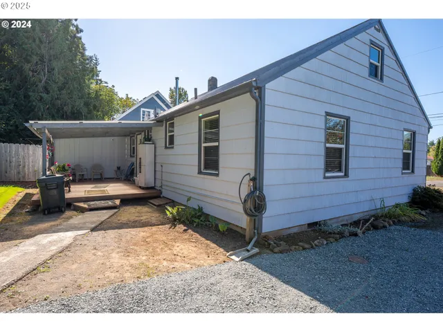 $324,900 | 227 Border Street, Myrtle Point, OR 97458
