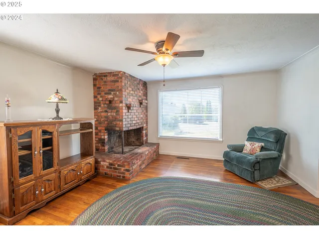 $324,900 | 227 Border Street, Myrtle Point, OR 97458