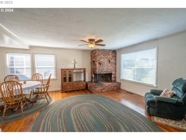 $324,900 | 227 Border Street, Myrtle Point, OR 97458