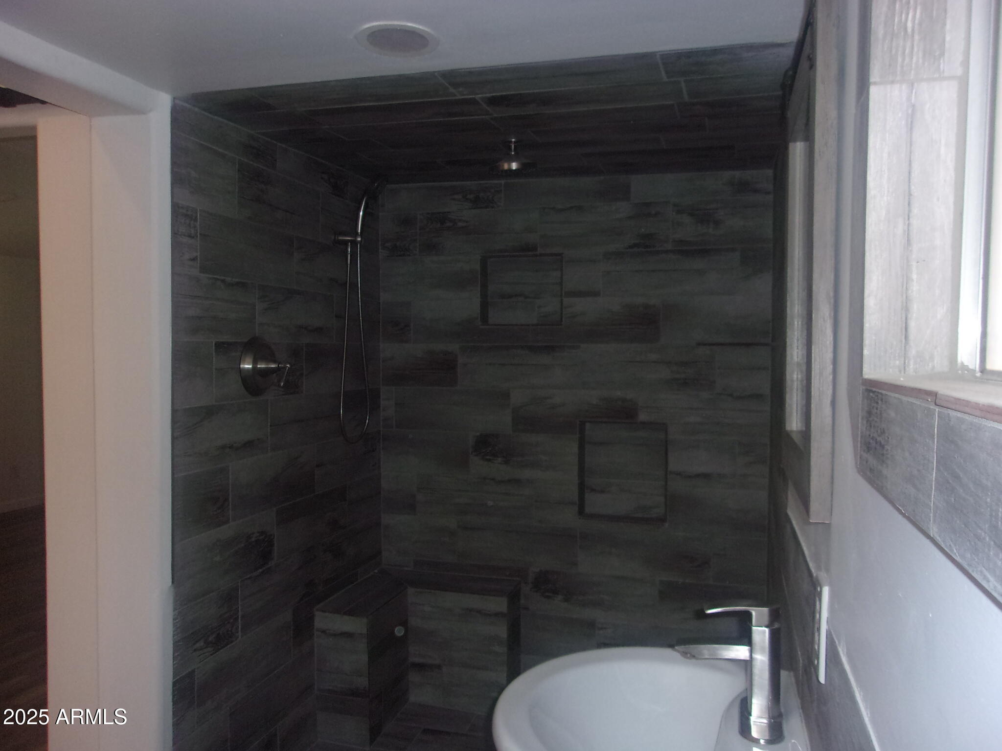 4765 East Valley Lane Rimrock, AZ 86335 - Photo 10 of 25 a bathroom with a toilet