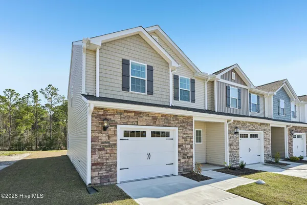$329,900 | 83 Cmns Vw Drive, Hampstead, NC 28443