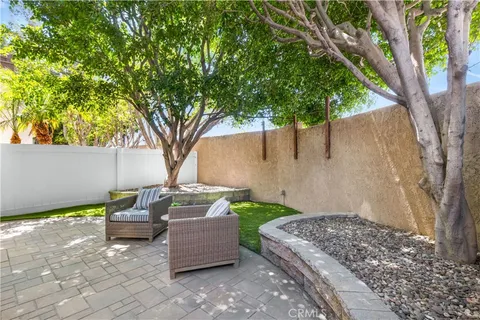 $825,000 | 900 Hyde Court, Costa Mesa, CA 92626