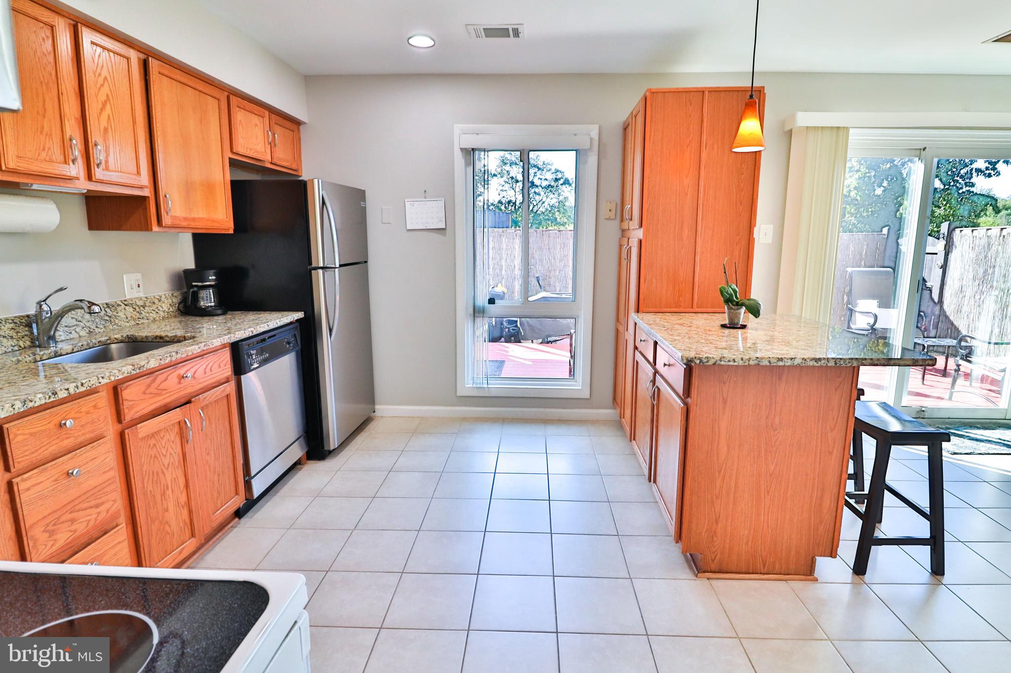 193 North Cottage Road Sterling, VA 20164 - Photo 18 of 52 Kitchen with newer appliances and granite