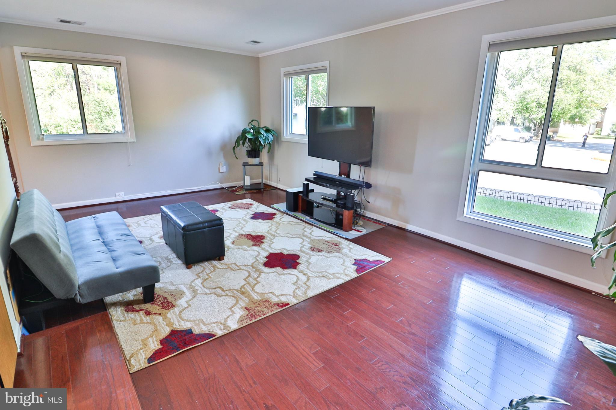 193 North Cottage Road Sterling, VA 20164 - Photo 22 of 52 Spacious and sun lit living room