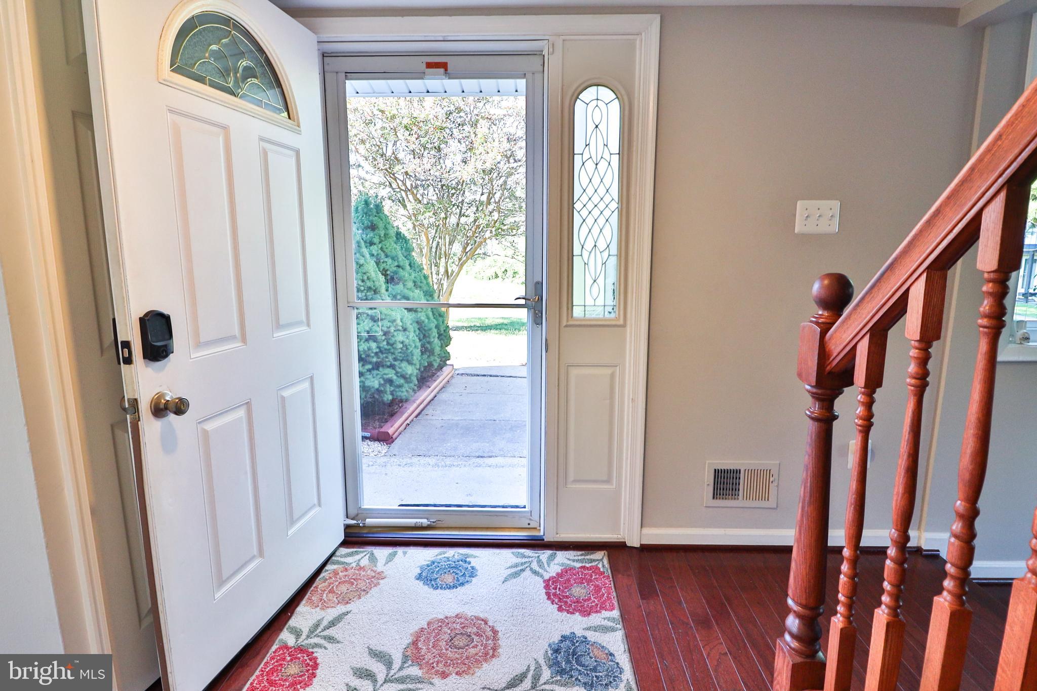 193 North Cottage Road Sterling, VA 20164 - Photo 4 of 52 EEntrance Foyer
