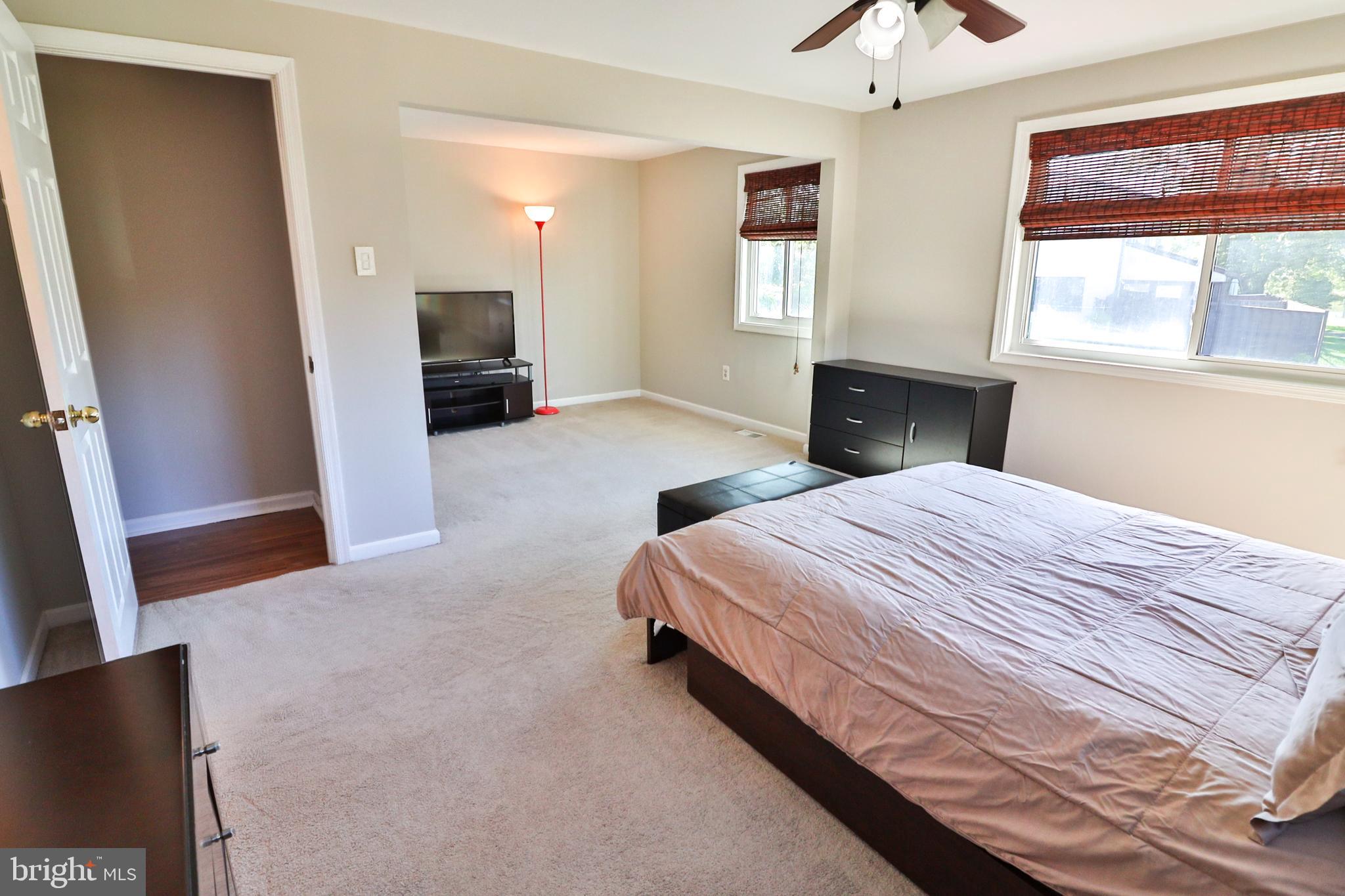 193 North Cottage Road Sterling, VA 20164 - Photo 31 of 52 Owner's suite