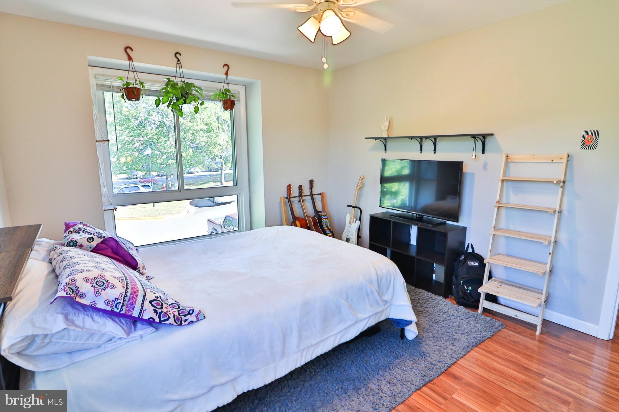 193 North Cottage Road Sterling, VA 20164 - Photo 38 of 52 Bedroom 2