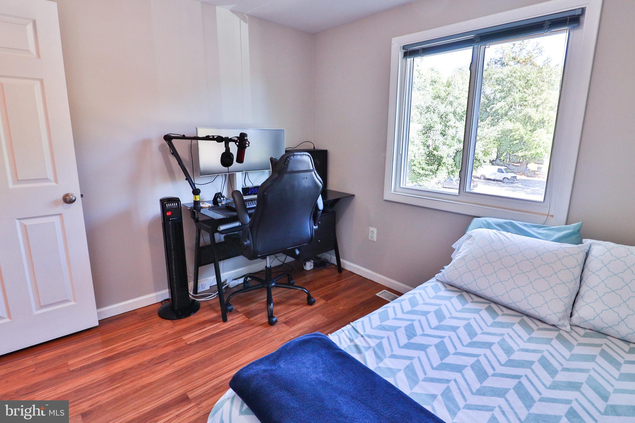 193 North Cottage Road Sterling, VA 20164 - Photo 42 of 52 Bedroom 3