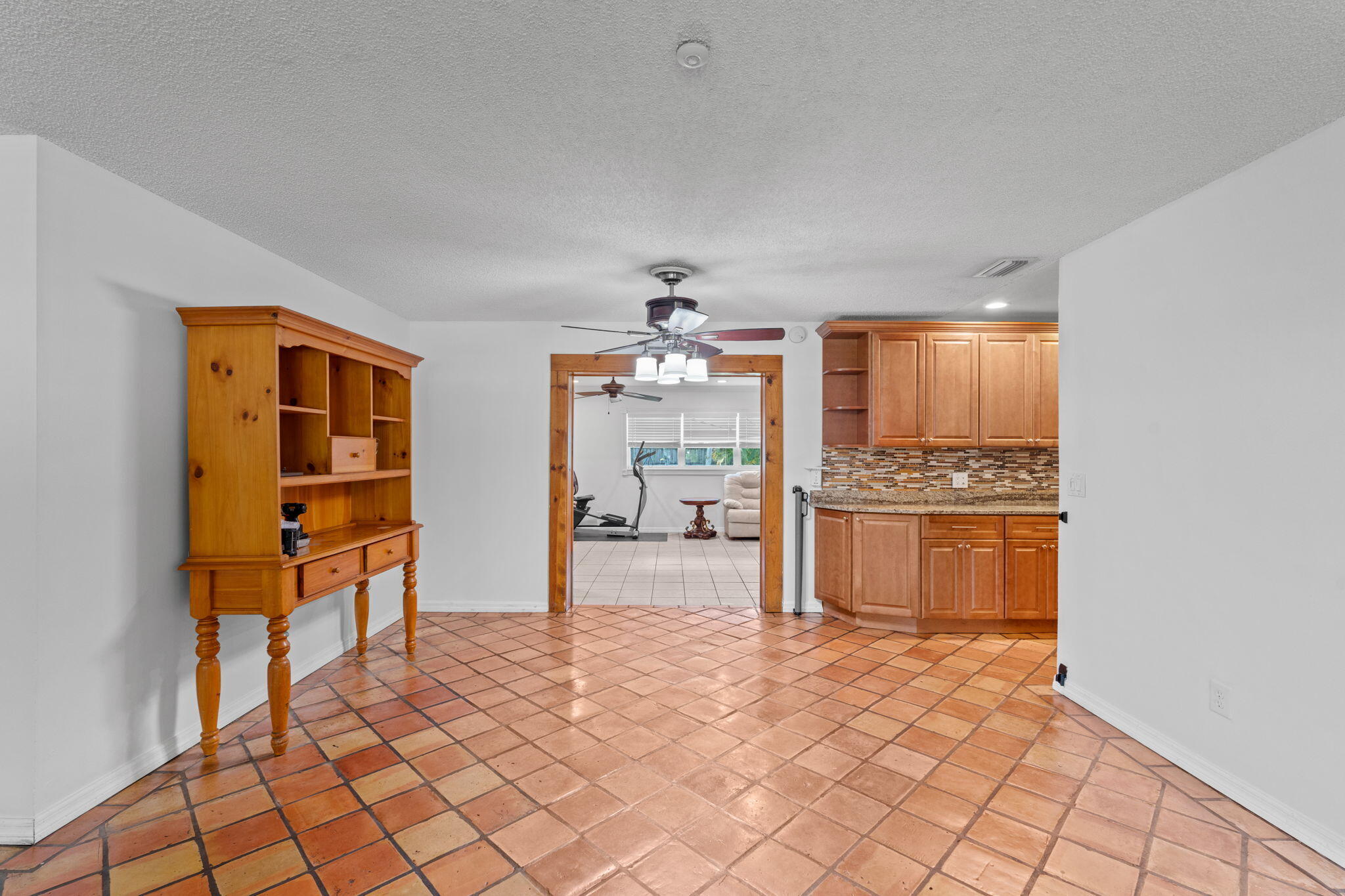 6537 Monmouth Road West Palm Beach, FL 33413 - Photo 6 of 34 14-web-or-mls-A7404266