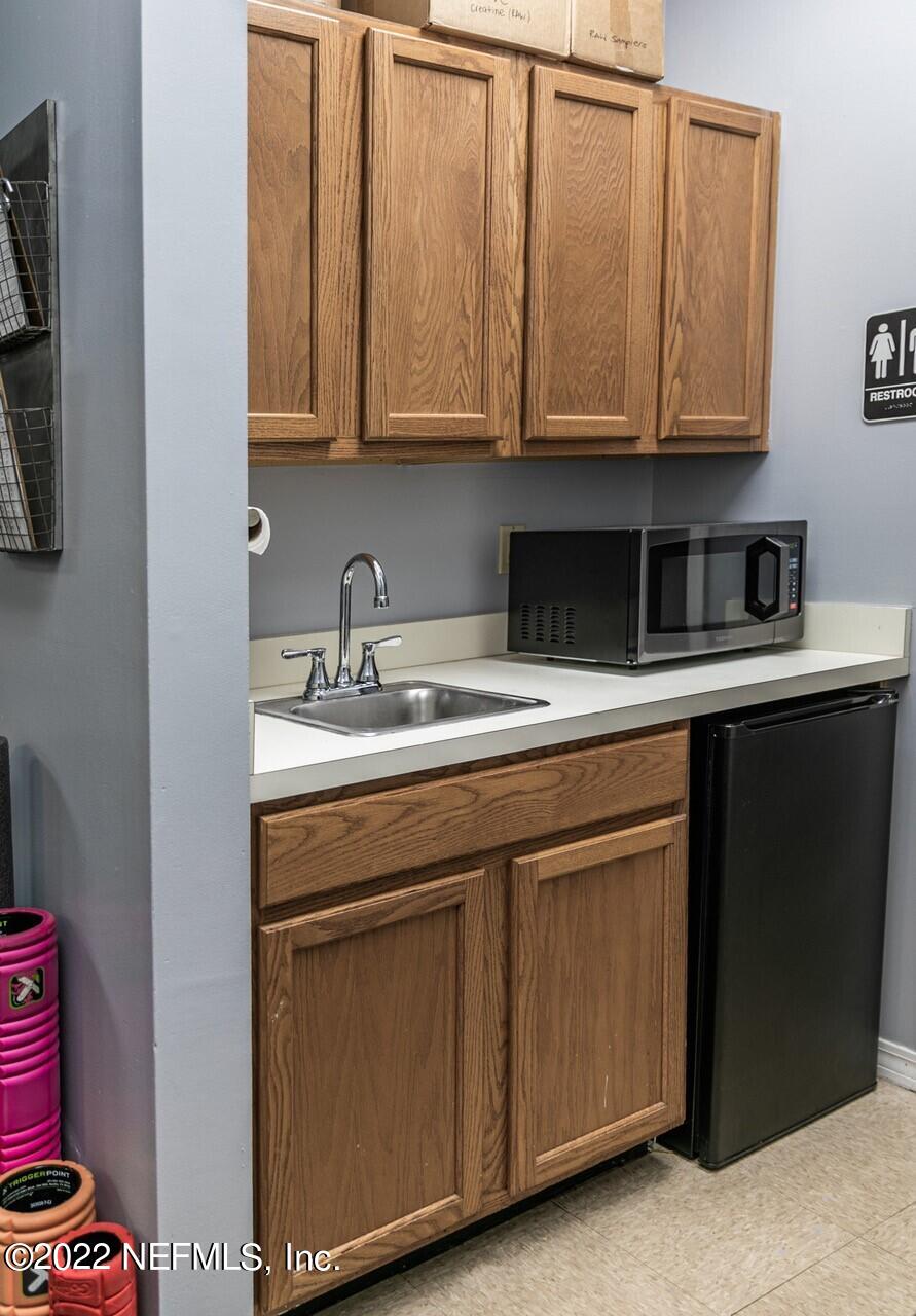 4239 Sunbeam Road, Unit 4 Jacksonville, FL 32257 - Photo 6 of 17 photo 8