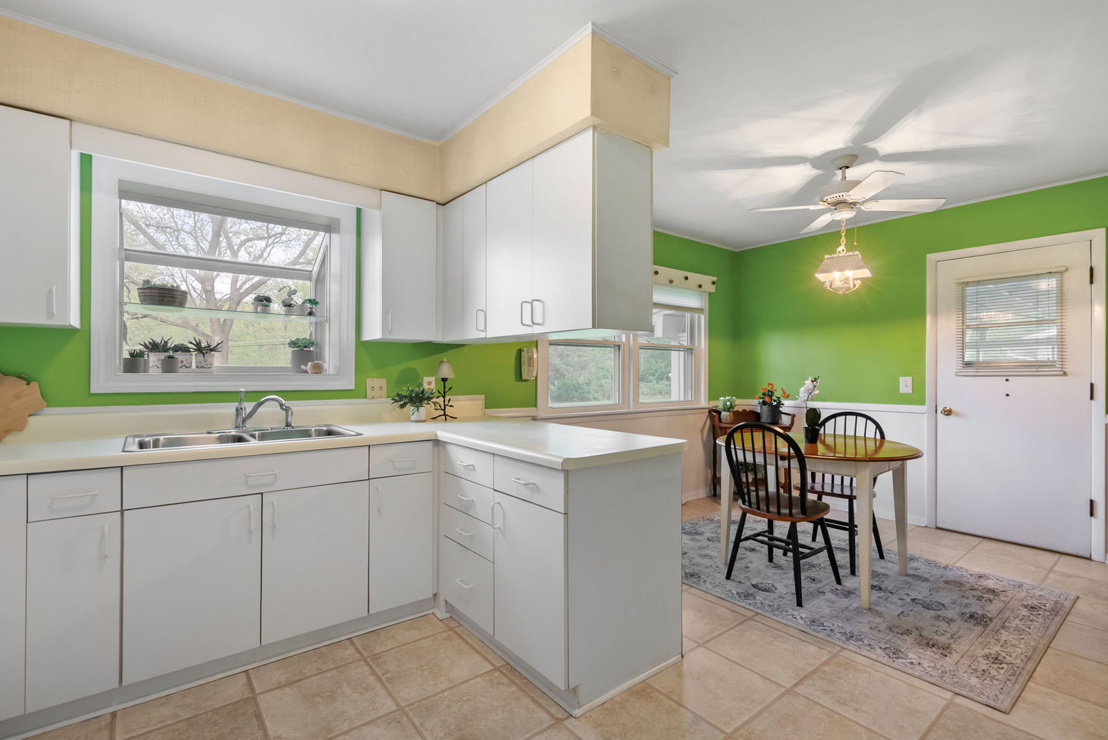 2625 Fairhaven Road Davenport, IA 52803 - Photo 7 of 41 Gallery Image 7