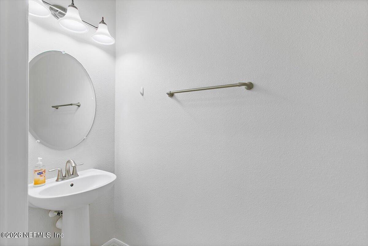 13960 Berryview Road Jacksonville, FL 32258 - Photo 6 of 19 06-Half Bath