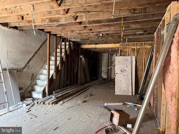 a view of utility room