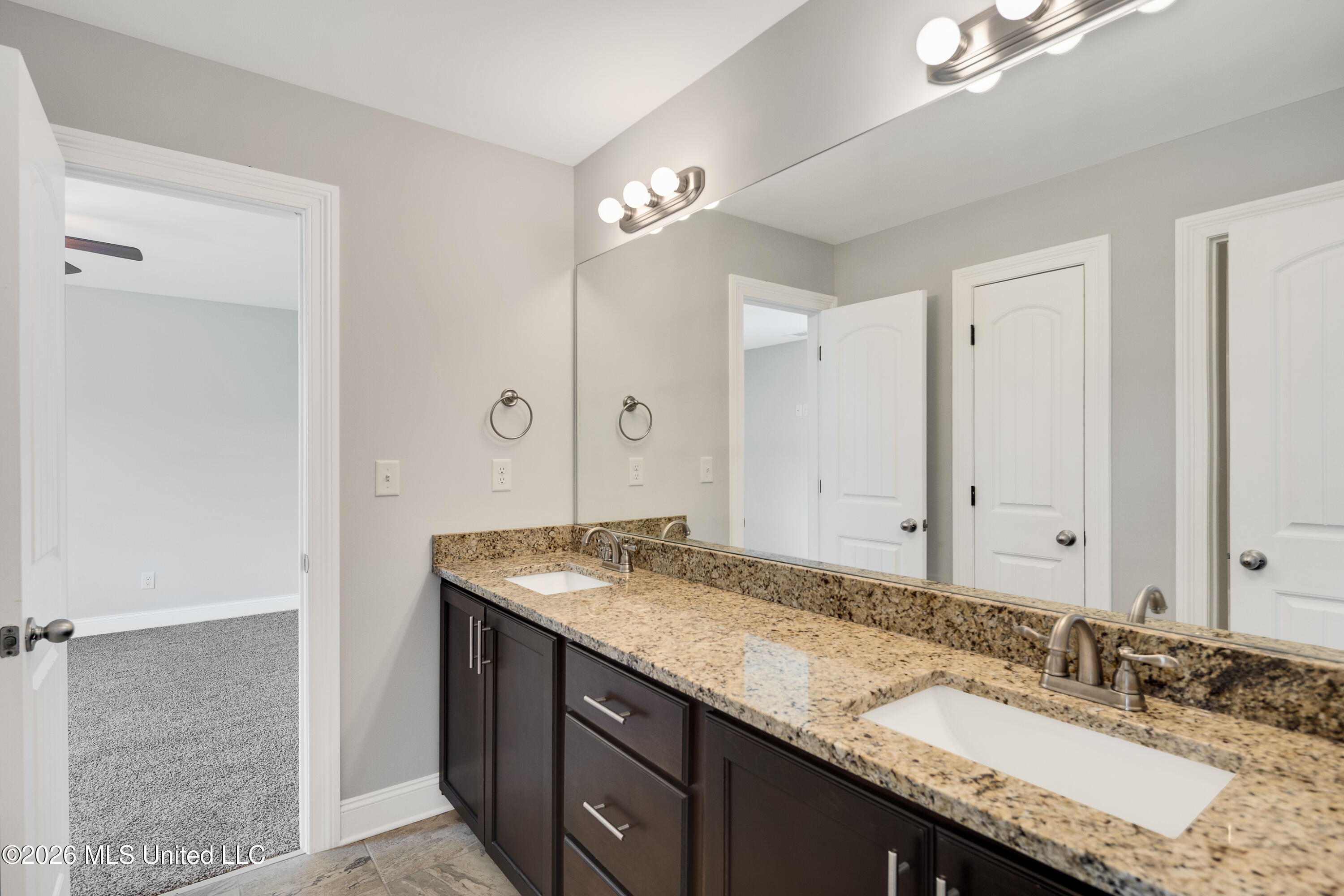 3471 Long Bridge Road East Olive Branch, MS 38654 - Photo 37 of 58 Jack & Jill Bathroom