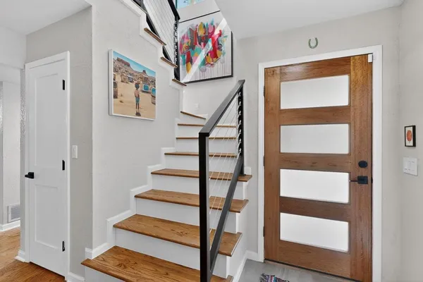 $5,750 | 925 Easton Place, Dallas, TX 75218