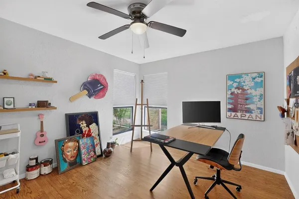 $5,750 | 925 Easton Place, Dallas, TX 75218